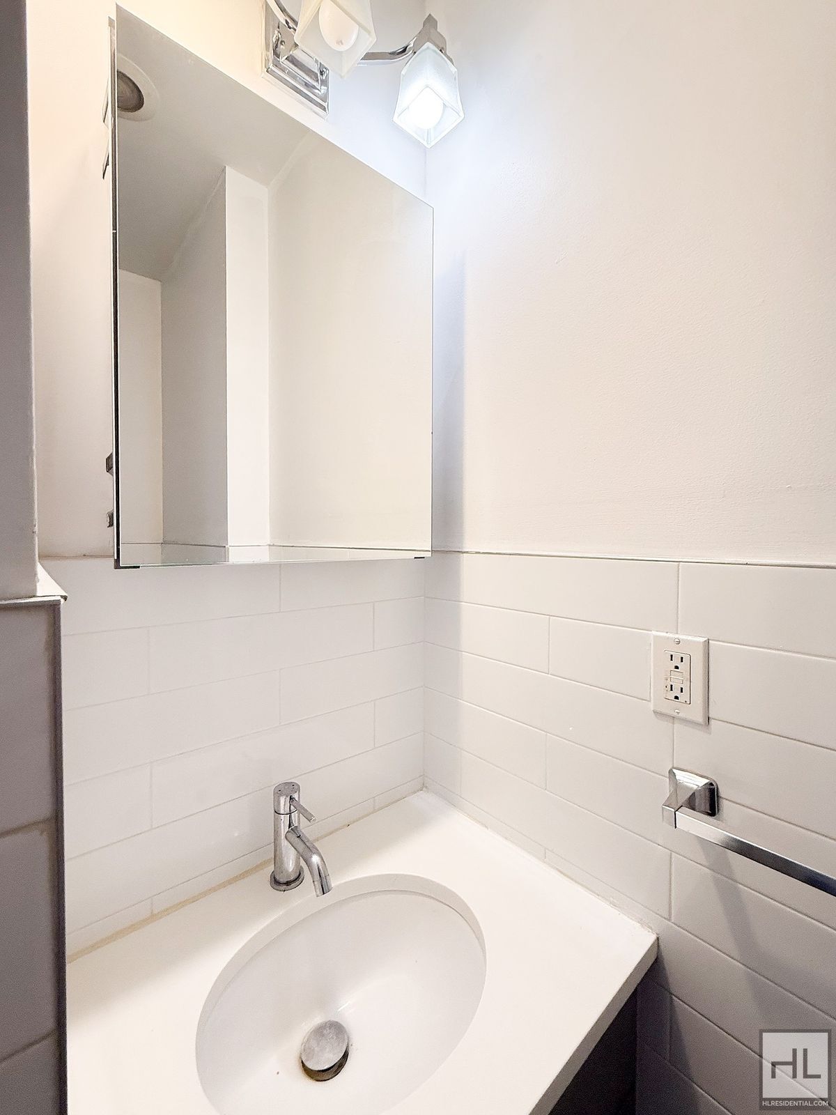 Building Photo - EASTERN PARKWAY / Crown Heights 1-Bed 1-Bath