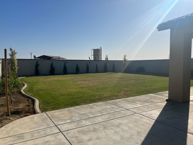 Building Photo - Newer home in Southwest Bakersfield