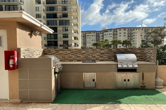 Building Photo - 3450 S Ocean Blvd