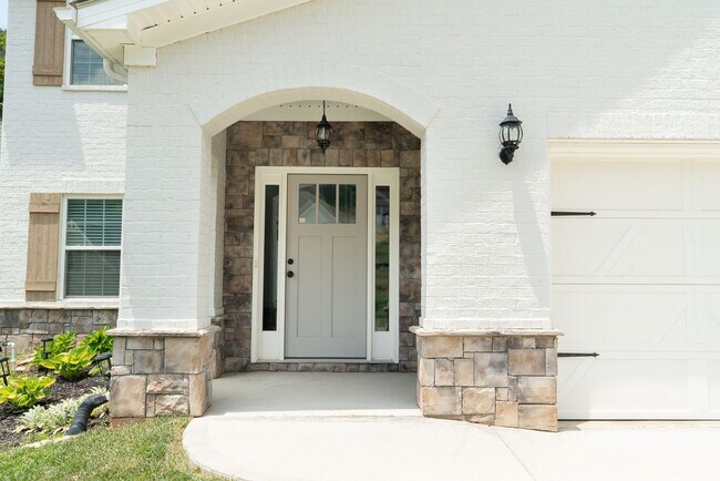Building Photo - 11715 Pepper Ridge Ln