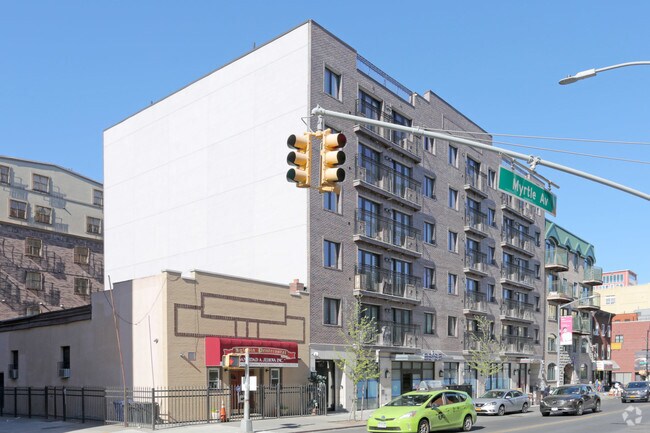Building Photo - 667 Myrtle Ave
