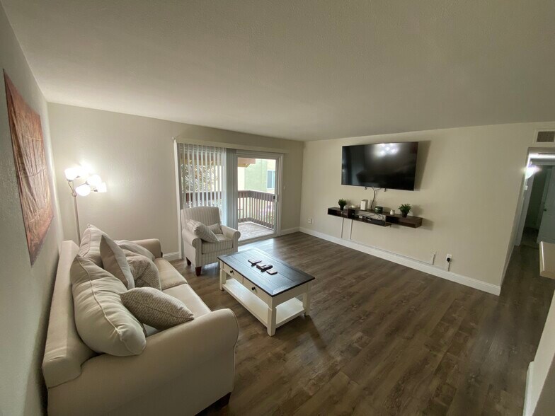 Building Photo - 2881 Huntington Blvd