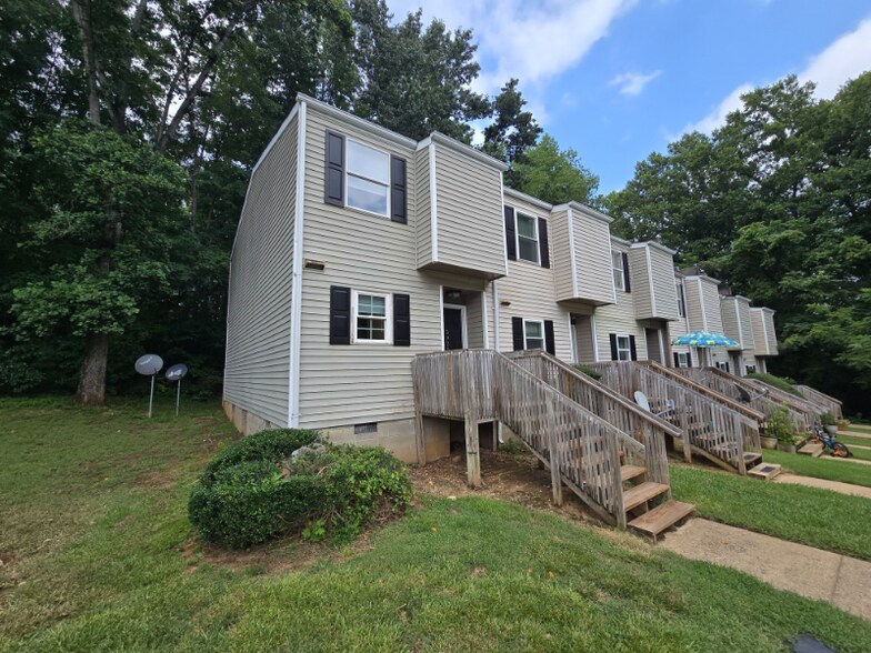 Primary Photo - 3925 Keswick Pl