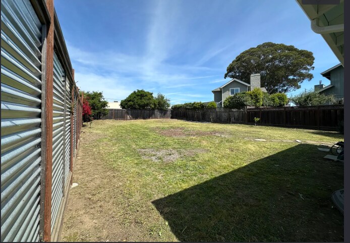 Building Photo - 3293 Roland Dr