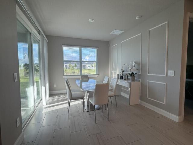 Building Photo - 9044 Dahlia Cir
