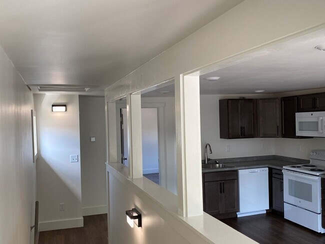 Building Photo - 537 Hancock St