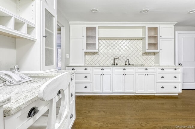 Building Photo - 14 Judith Ln