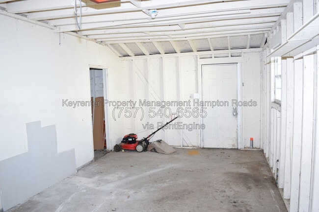 Building Photo - 711 Marcus St