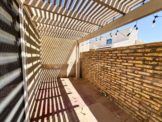 Building Photo - "Charming 2-Bedroom Oasis in Yuma with Mod...