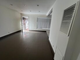 Building Photo - 6906 Marbrisa Ave