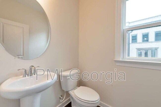Building Photo - 1807 Brandsford St NW