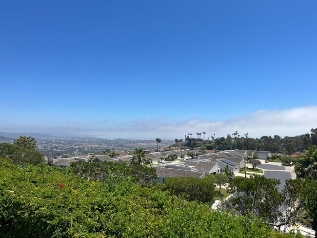 Building Photo - Stunning *VIEW* home for rent in desirable...