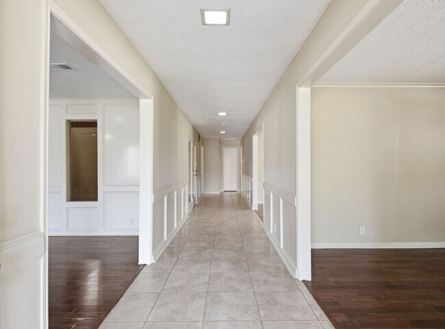 Building Photo - 9052 Zapata Way