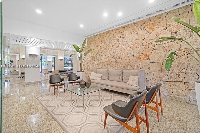 Building Photo - 780 NE 69th St