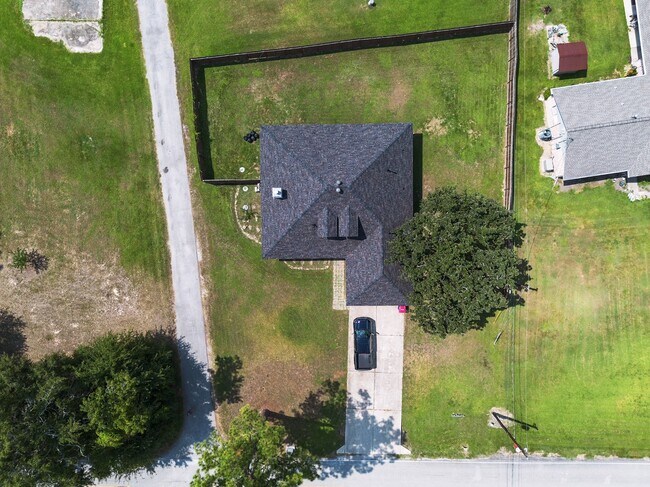 Building Photo - 22835 Fritz Ln