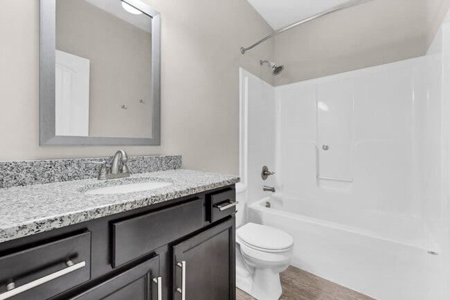 Building Photo - 987 Promenade Dr