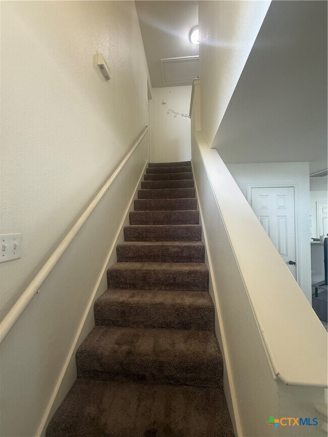 Building Photo - 103 Cedargrove