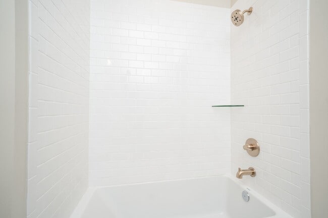 Building Photo - 3BR/3BA For Rent