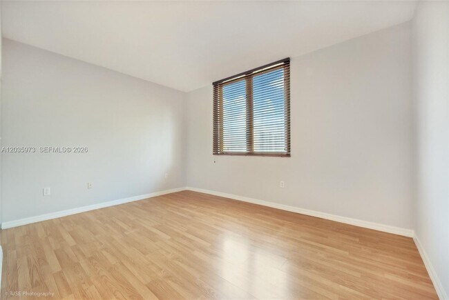 Building Photo - 2630 SW 28th St