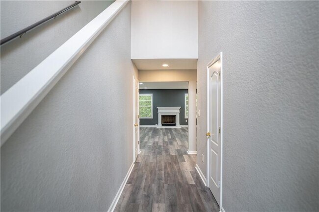Building Photo - 3243 Newtons Crest Cir