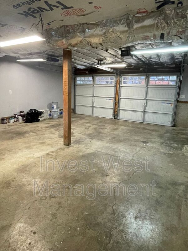 Building Photo - 2214 NE 89th St
