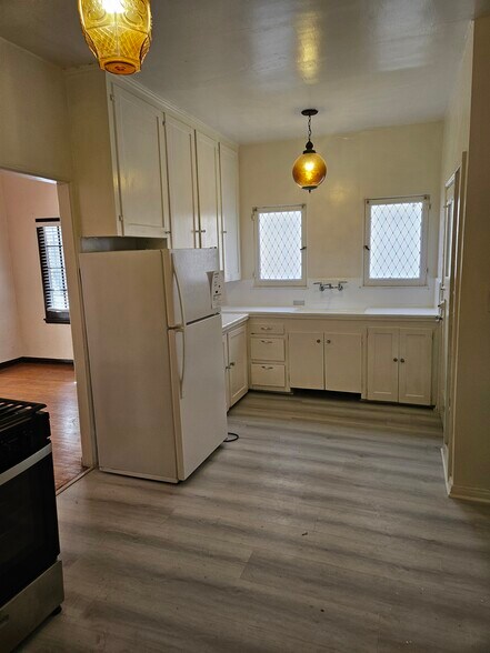 Building Photo - 411 N Spaulding Ave