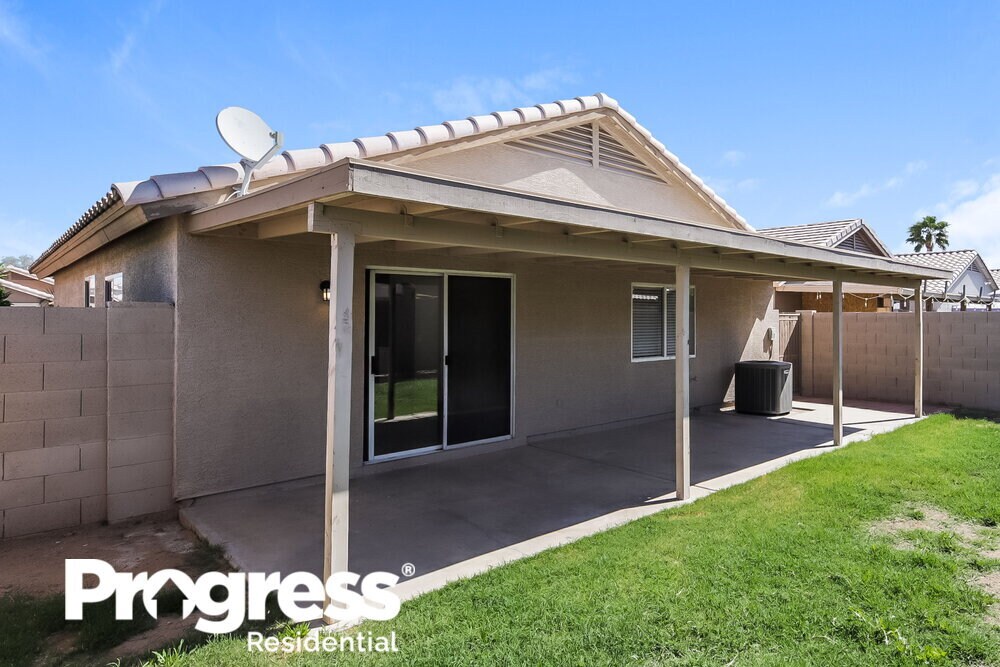 Building Photo - 11205 W Turney Ave