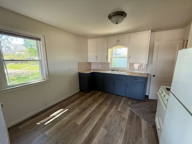 Building Photo - Single Family Home-Northwest School District