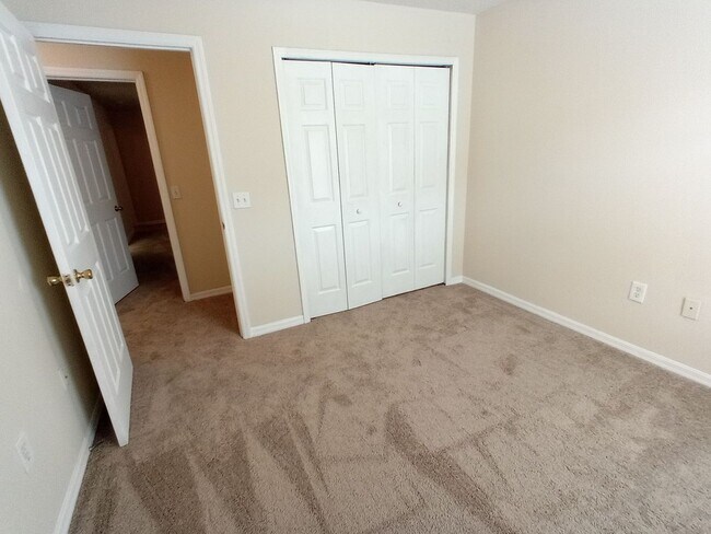 Building Photo - 880Col