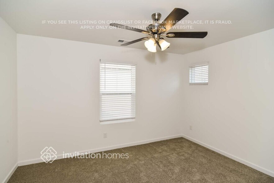 Building Photo - 195 E Millbrook Dr