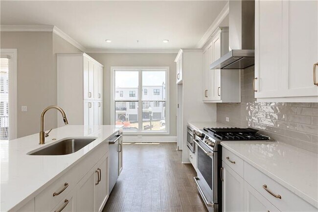 Building Photo - 439 Burton Dr