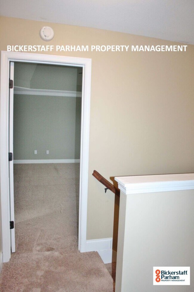 Building Photo - Welcome to Ft. Mitchell!! The Perfect Fami...
