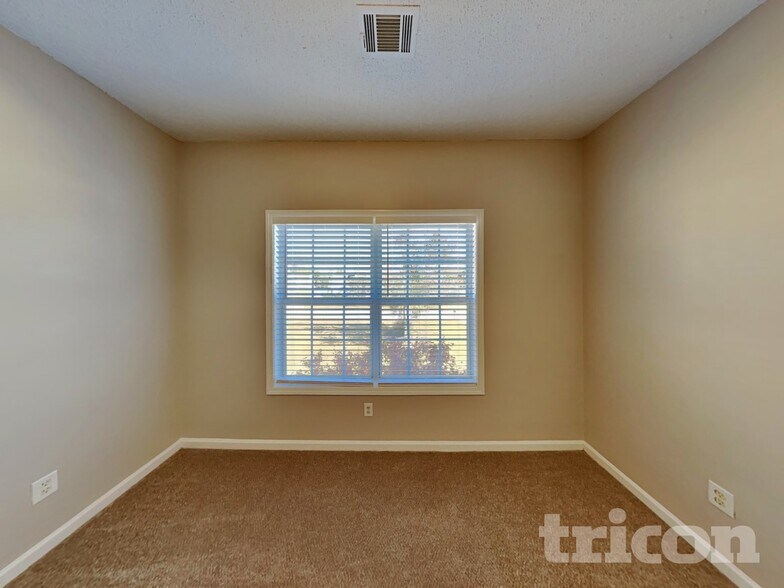 Building Photo - 10481 Sand Ct