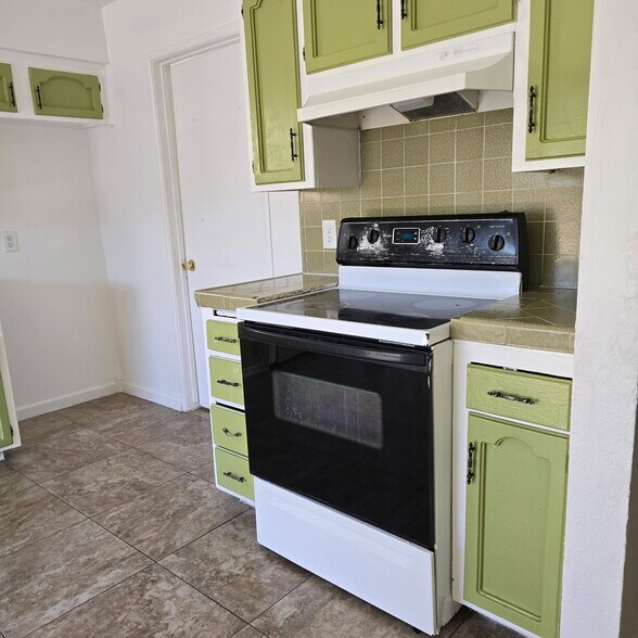 Building Photo - 3111 W Caldwell Ave