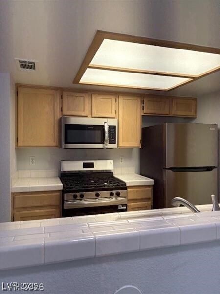 Building Photo - 7100 W Pirates Cove Rd