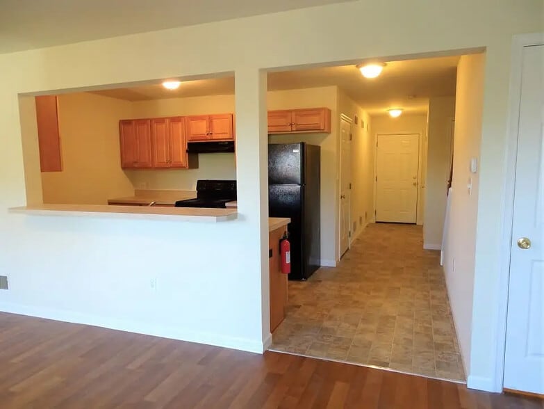 Building Photo - 104 Park Place Cir