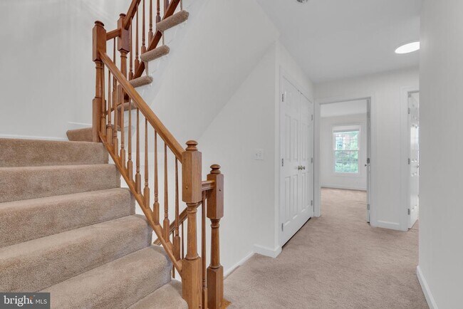 Building Photo - 1814 Fallbrook Ln