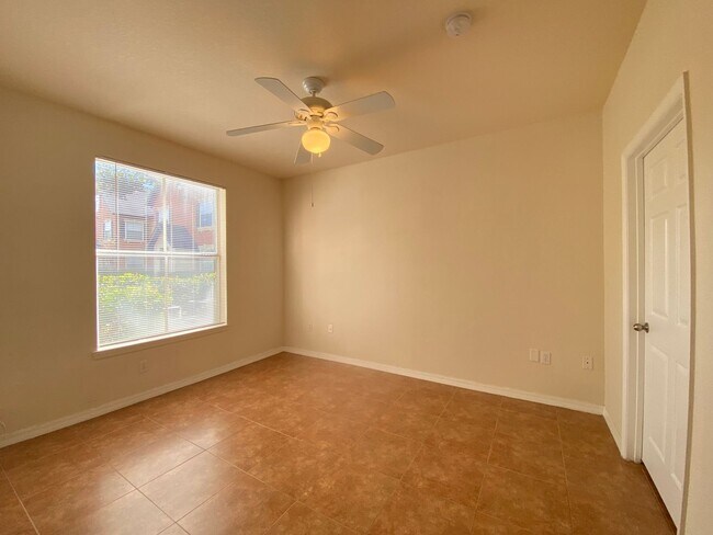Building Photo - 6025 Westgate Dr