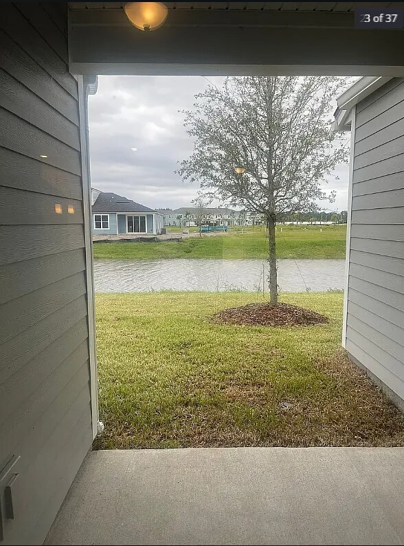 Building Photo - 563 Cherry Elm Dr