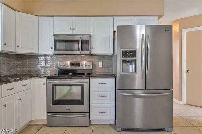 Building Photo - 1521 SE 1st Terrace