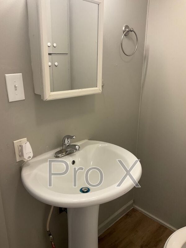 Building Photo - 304 E Park St