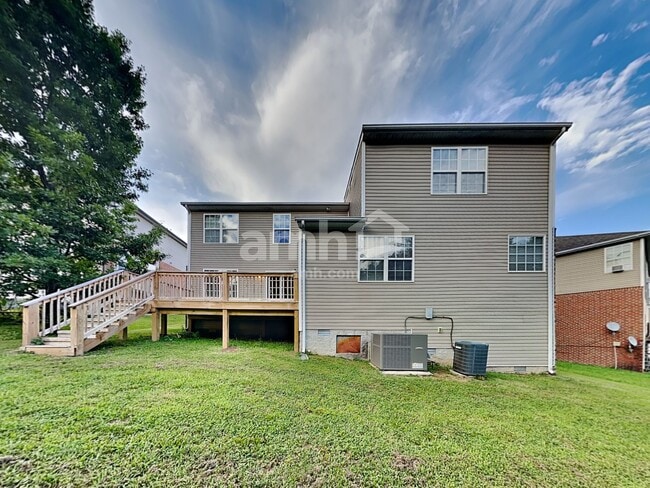 Building Photo - 3404 Bent Wood Cv