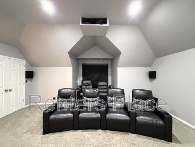 Building Photo - 3004 S Tamarack Ave