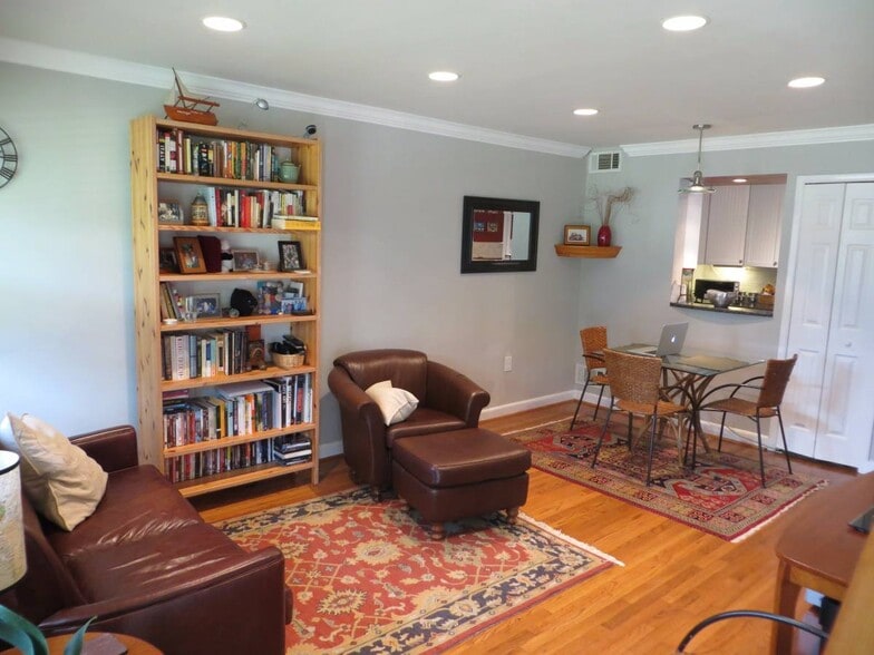 Living/Dining Room - 434 James Court