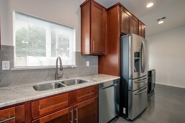 Building Photo - 4515 N 44th St