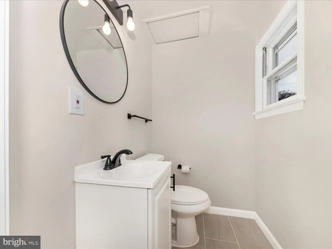 Building Photo - 40397 Charles Town Pike