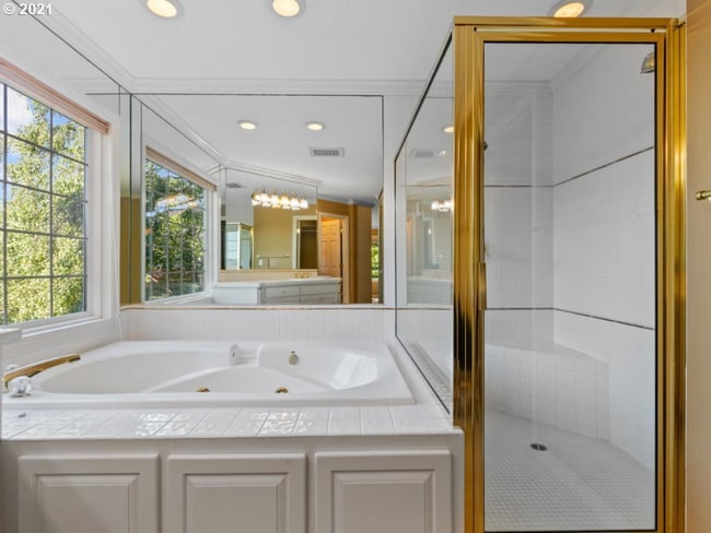 Building Photo - 2080 Wellington Dr