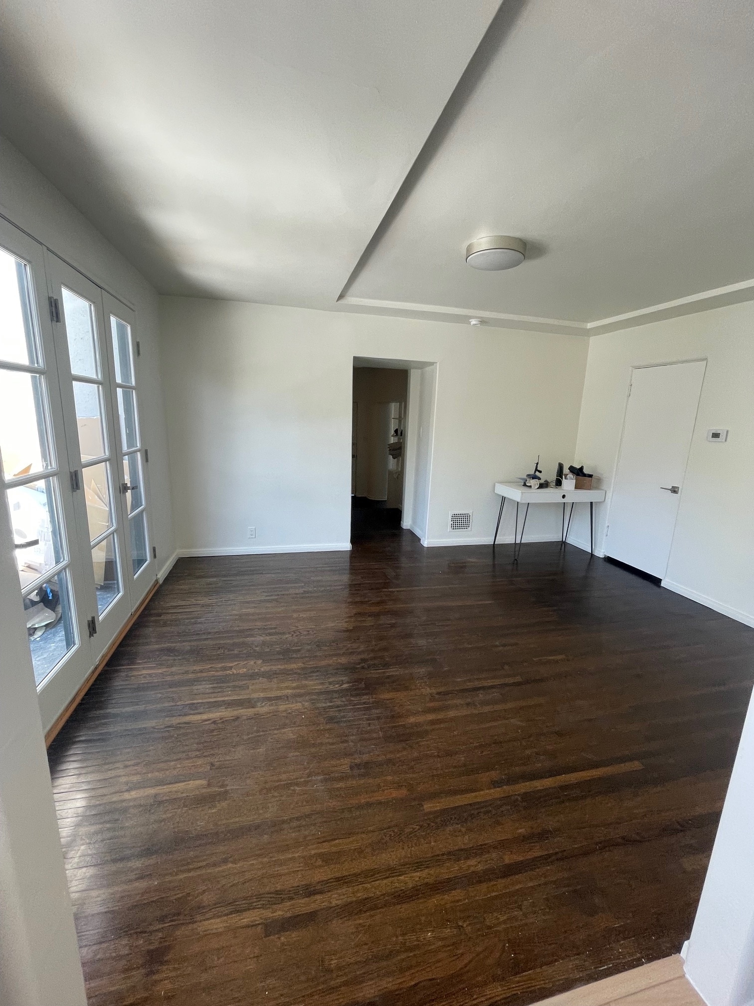 Building Photo - 3043 Hollycrest Dr