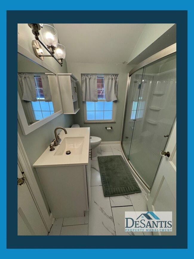 Building Photo - Charming 2-Bedroom Home with Private Backy...
