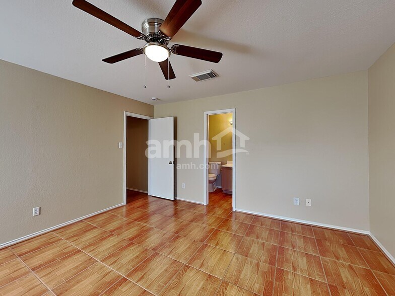 Building Photo - 10832 Otter Pass